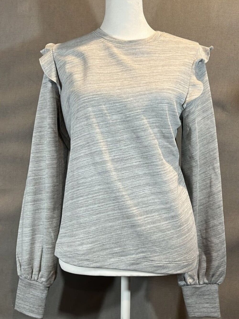 Lilla P Gray top Sz M